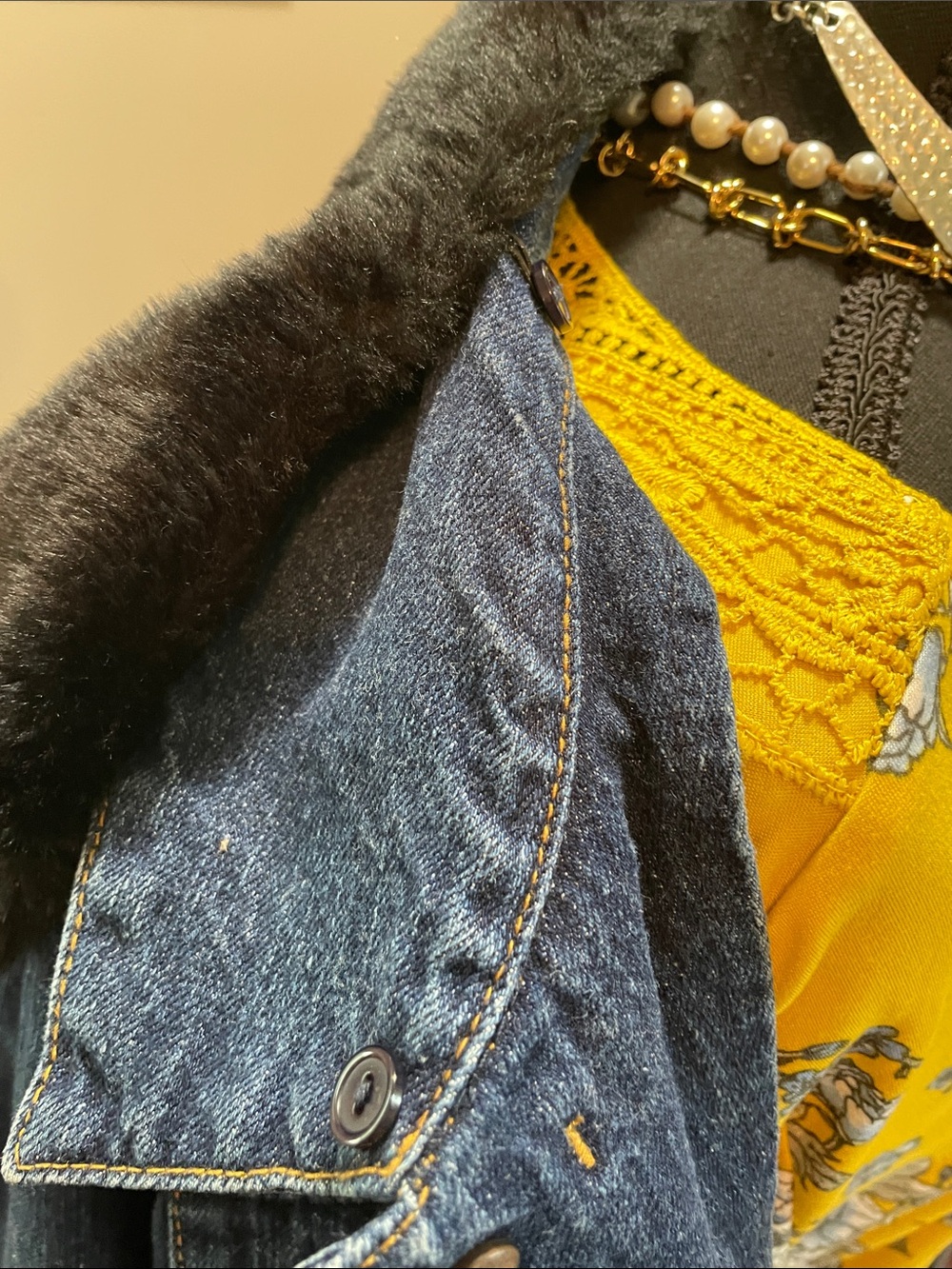Dark Blue Denim Jacket with Black Faux Fur Collar - Liz Claiborne - Picture 11 of 16